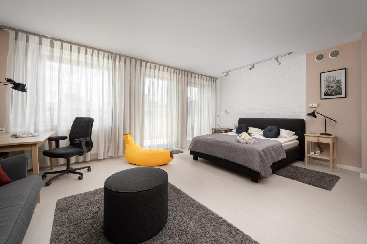 Wroclaw Dabie Silver By Renters Exterior photo