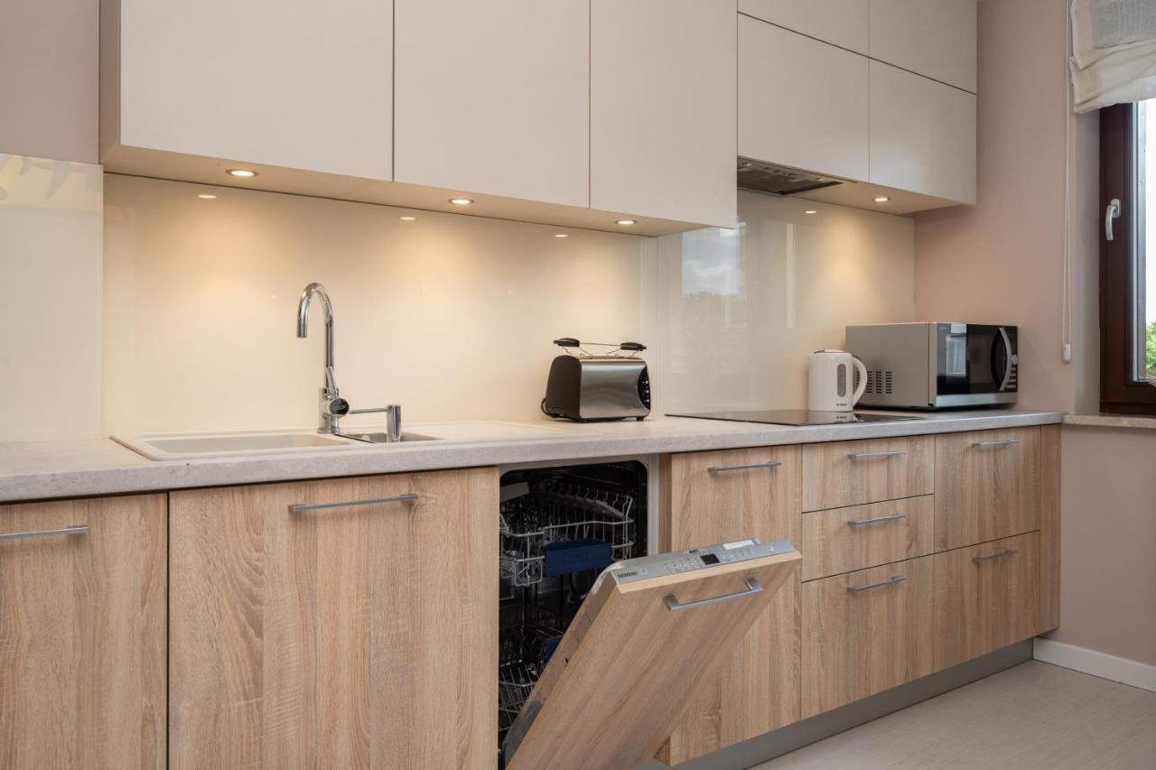 Wroclaw Dabie Silver By Renters Exterior photo