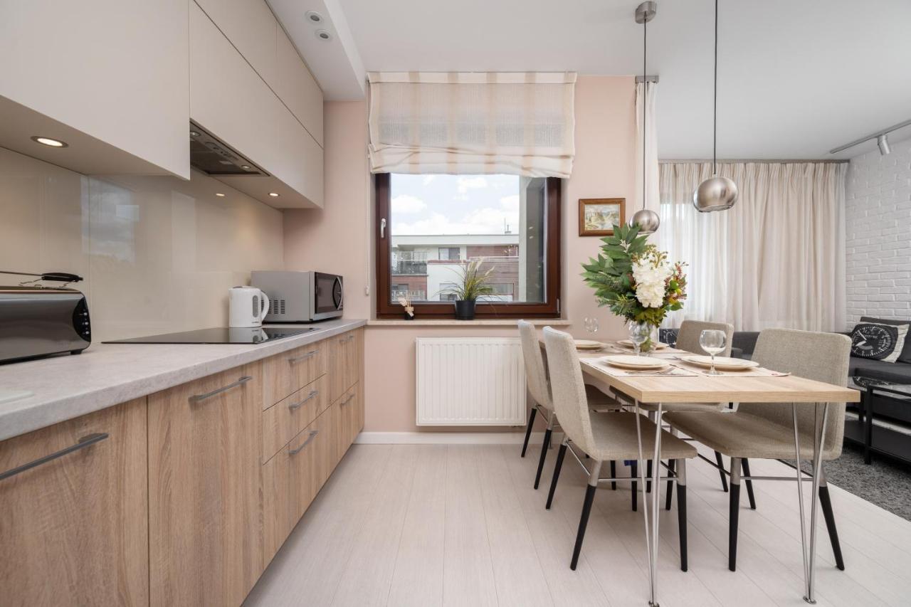 Wroclaw Dabie Silver By Renters Exterior photo